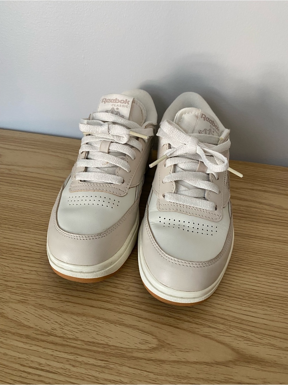 PRELOVED Reebok Classics Women's Low-Top Sneakers